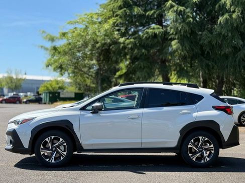 Used 2024 Subaru Crosstrek 2.0i Premium AWD/4WD image 2