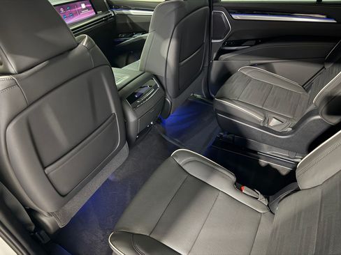 Certified 2025 Cadillac Escalade Sport w/ Touring Package AWD/4WD image 41