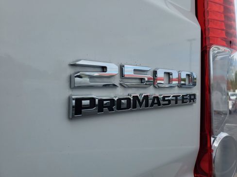 Used 2025 RAM ProMaster 2500 w/ Storage Group image 24
