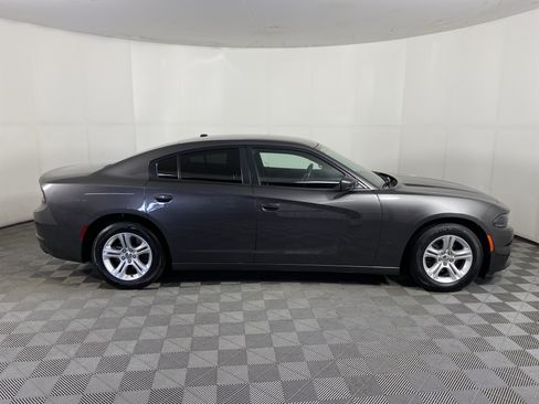 Used 2020 Dodge Charger SXT RWD image 5