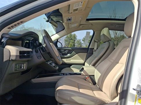 Used 2022 Lincoln Corsair Grand Touring image 13