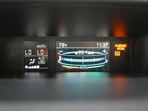 Used 2017 Subaru Forester 2.0XT Touring AWD/4WD image 18