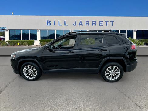 Used 2022 Jeep Cherokee Latitude Lux w/ Mopar Interior Package FWD image 4