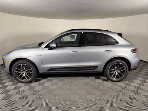 Certified 2026 Porsche Macan AWD/4WD image 2