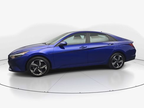 Used 2023 Hyundai Elantra SEL w/ Convenience Package FWD image 5