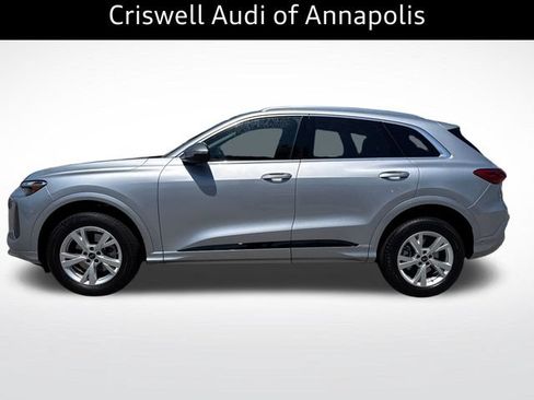 Certified 2025 Audi Q5 Premium w/ Convenience Package AWD/4WD image 4