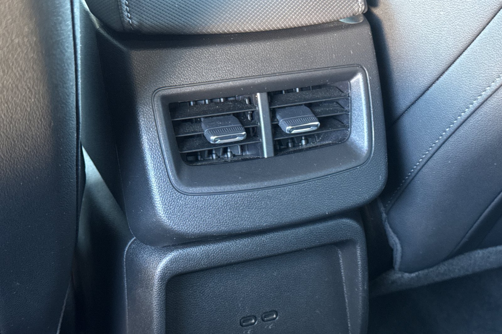 Used 2024 Chevrolet Equinox EV LT FWD image 39