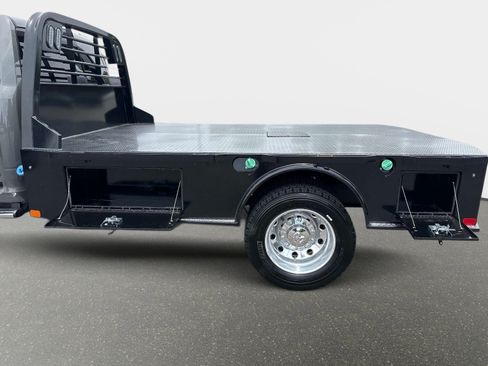 Used 2026 RAM 5500 4x4 Crew Cab w/ Laramie Trim Package image 13