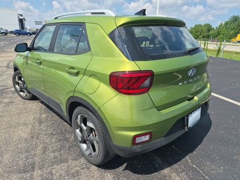 Used 2022 Hyundai Venue SEL FWD image 7