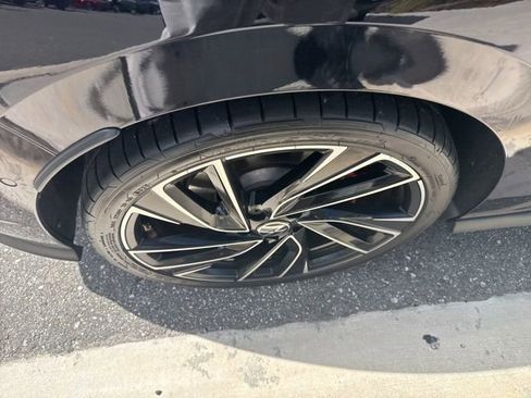 Used 2022 Volkswagen GTI Autobahn image 10