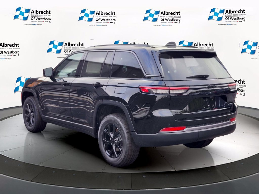 New 2026 Jeep Grand Cherokee Altitude AWD/4WD image 3