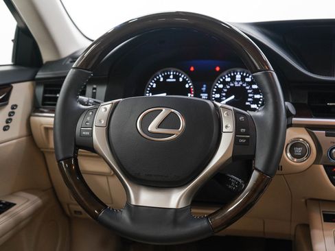 Used 2015 Lexus ES 350 w/ Premium Package FWD image 15