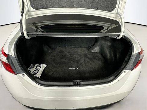 Used 2015 Toyota Corolla LE FWD image 24