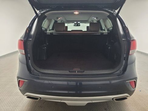 Used 2018 Hyundai Santa Fe SE w/ Cargo Package image 29