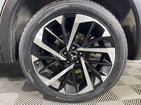 Used 2024 Mitsubishi Outlander SE image 13