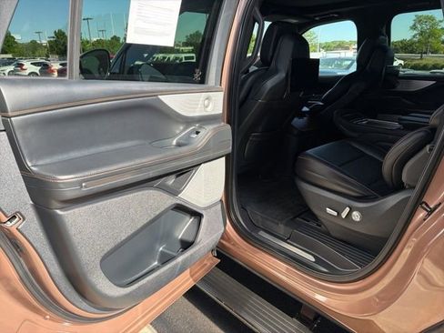 Used 2025 Lincoln Navigator L Black Label AWD/4WD image 15
