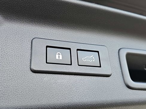 Used 2025 Subaru Forester Sport image 30