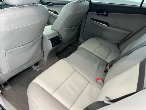 Used 2012 Toyota Camry XLE w/ Leather Pkg FWD image 30