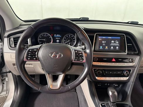 Used 2018 Hyundai Sonata SEL FWD image 12