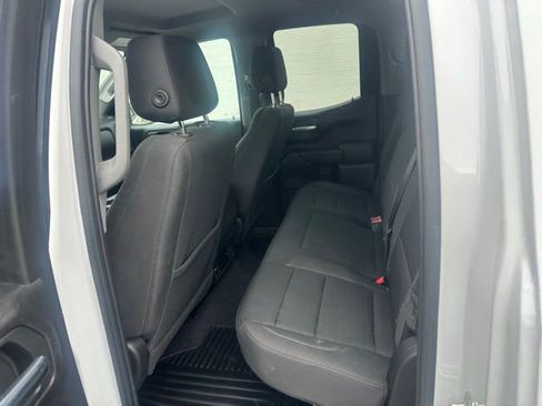 Used 2023 Chevrolet Silverado 1500 Custom image 9