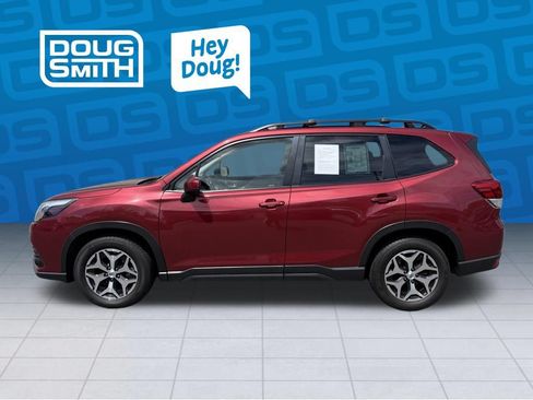 Used 2023 Subaru Forester Premium AWD/4WD image 2