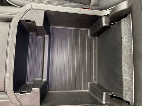 Used 2023 Chevrolet Suburban Premier RWD image 39