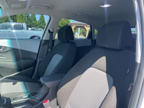 Used 2019 Hyundai Kona SE image 11