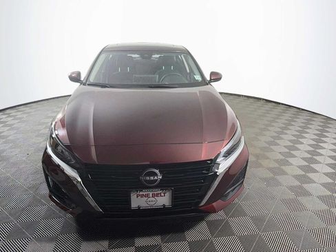 Used 2025 Nissan Altima 2.5 SV w/ SV Premium Package FWD image 2
