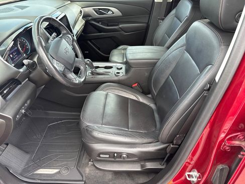 Used 2020 Chevrolet Traverse RS w/ LPO, Floor Liner Package FWD image 10