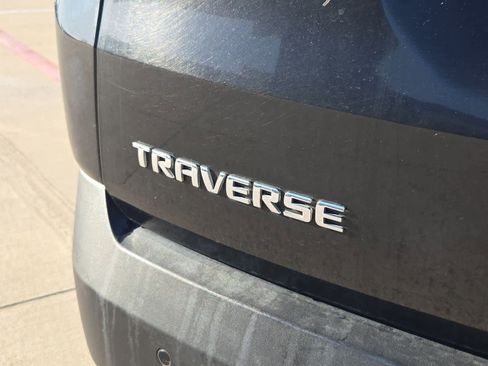 Used 2023 Chevrolet Traverse LT image 12