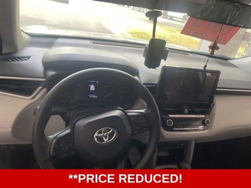 Used 2023 Toyota Corolla Cross L FWD image 2