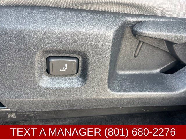 Used 2025 Toyota Tacoma SR5 AWD/4WD image 15