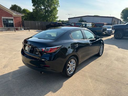 Used 2016 Scion iA image 5