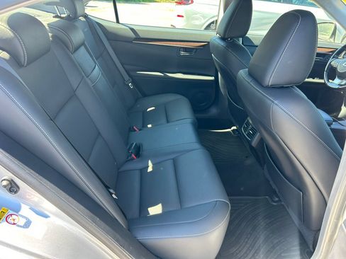 Used 2016 Lexus ES 350 w/ Navigation System Package FWD image 21
