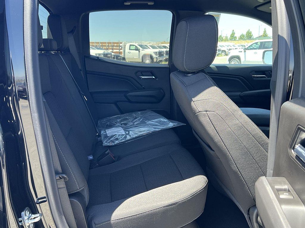 New 2026 GMC Canyon Elevation w/ LPO, Black Badging Package RWD image 27