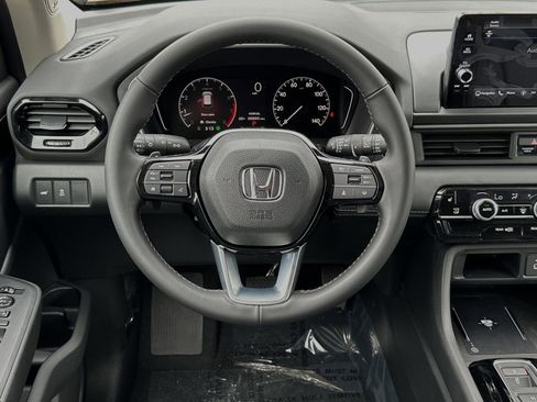 New 2025 Honda Pilot Touring image 13