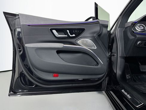 Certified 2023 Mercedes-Benz EQS 580 4MATIC Sedan image 21