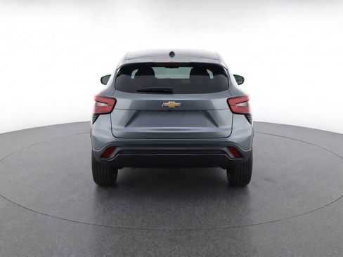 Used 2025 Chevrolet Trax LT FWD image 7