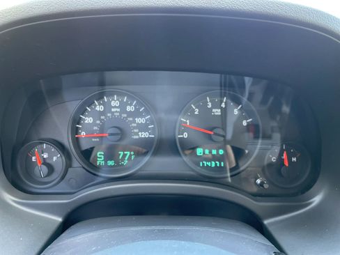 Used 2013 Jeep Compass Latitude image 19