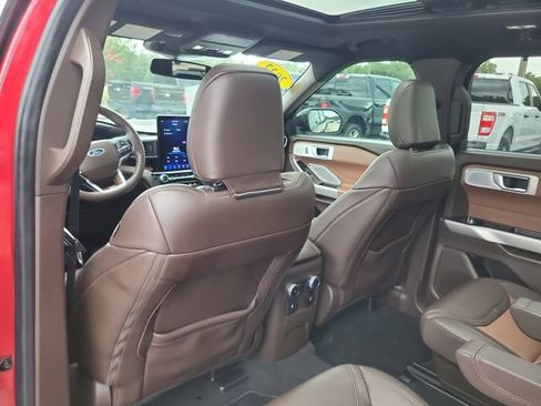 Used 2022 Ford Explorer King Ranch w/ Premium Technology Package AWD/4WD image 13