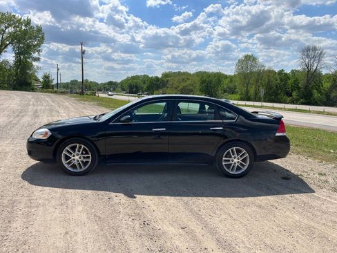 Used 2012 Chevrolet Impala LTZ FWD image 4