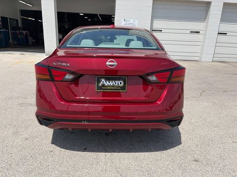 Used 2025 Nissan Altima 2.5 SV FWD image 4