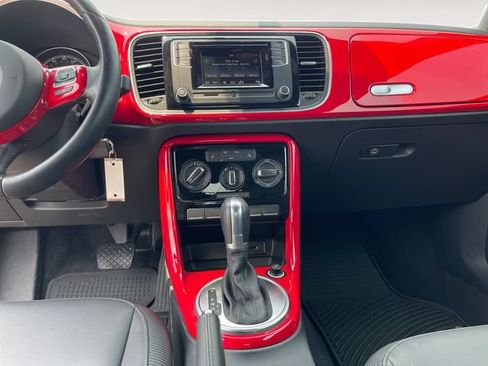 Used 2019 Volkswagen Beetle 2.0T FWD image 11