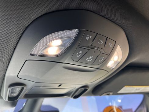 Used 2020 Chrysler Pacifica Limited FWD image 12