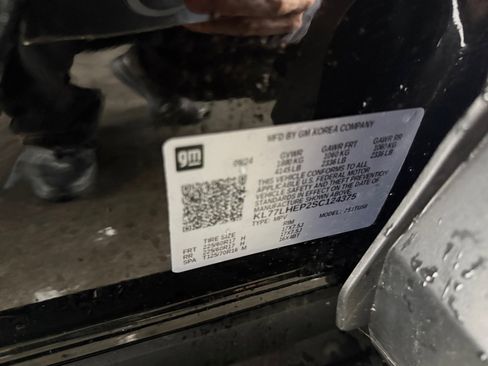 Used 2025 Chevrolet Trax LT image 23