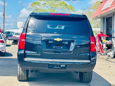 Used 2015 Chevrolet Suburban LTZ image 9