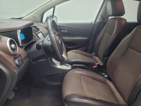 Used 2015 Chevrolet Trax LT w/ LT Plus Package AWD/4WD image 17