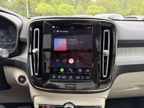 Used 2026 Volvo XC40 B5 Ultra w/ Protection Package Premier image 42