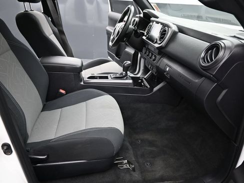 Used 2023 Toyota Tacoma TRD Off-Road AWD/4WD image 19
