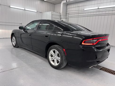 Used 2020 Dodge Charger SXT RWD image 6